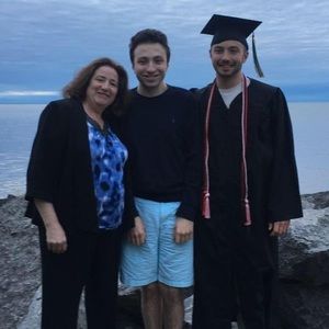 Meet your Posher, Holli a